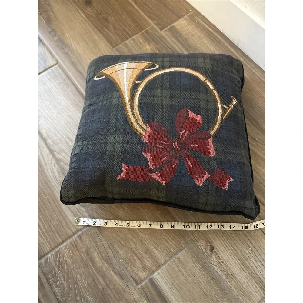 Vintage‎ Christmas Pillow Hunt Horn & Holly, 16